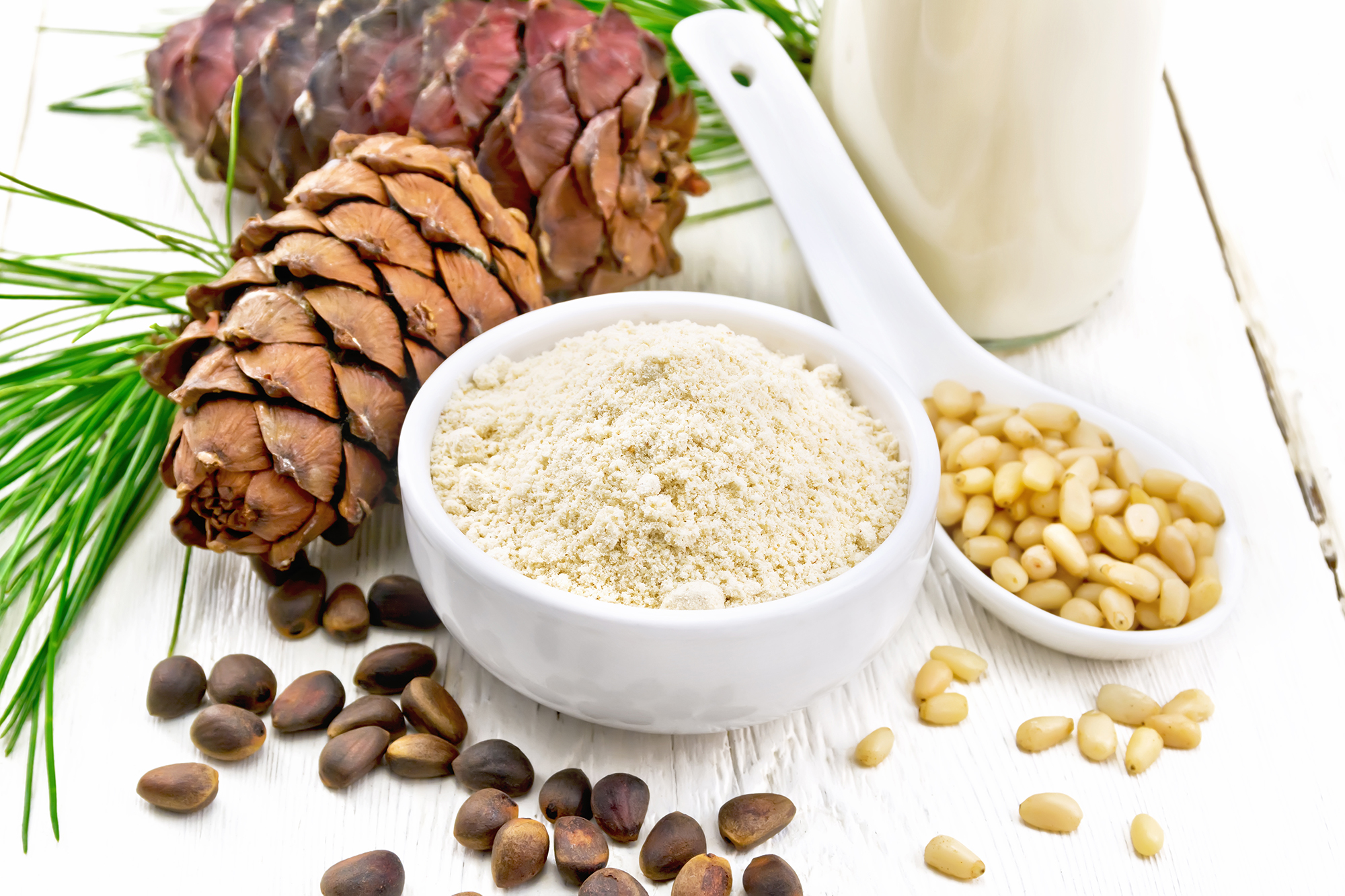 Bio Zedernkerne ganz 500g Beutel von Tasty Pott Bio Zedernkerne ganz 500g Beutel von Tasty Pott