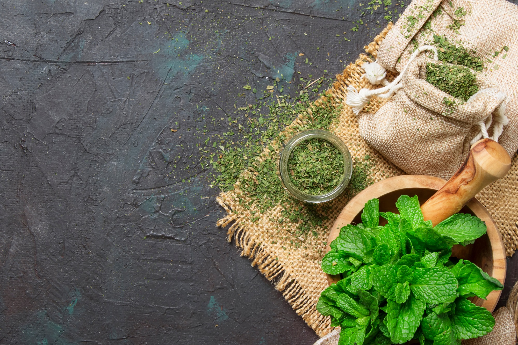 Tasty Pott Krauseminzblätter gerebelt – natürliches Minzaroma für Getränke, Desserts & Küche 100g